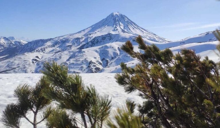 Tourist routes have opened in two natural parks in Kamchatka