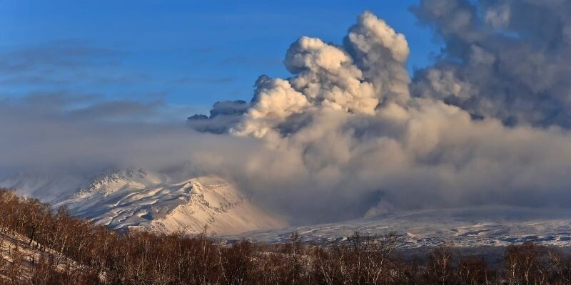 In Kamchatka, ash began to rise from the slopes of the Shiveluch volcano