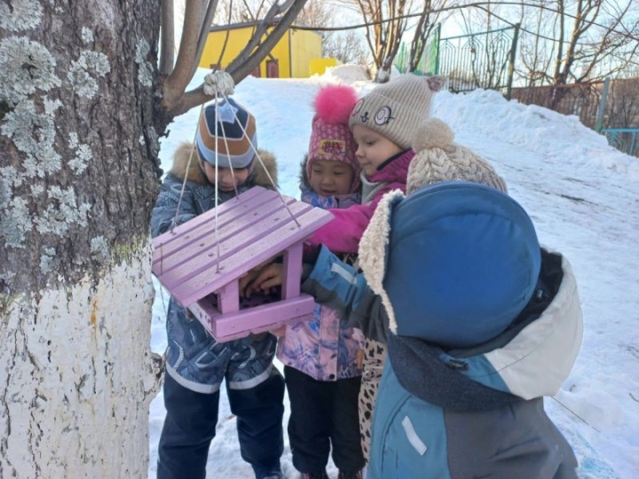 Kamchatka children joined the Bird Feeder campaign