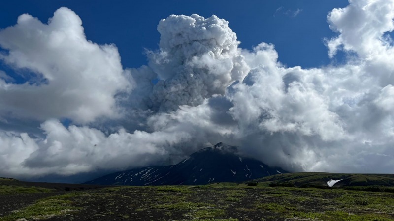 Kamchatka Volcano Wakes Up: First-Ever Recorded Eruption
