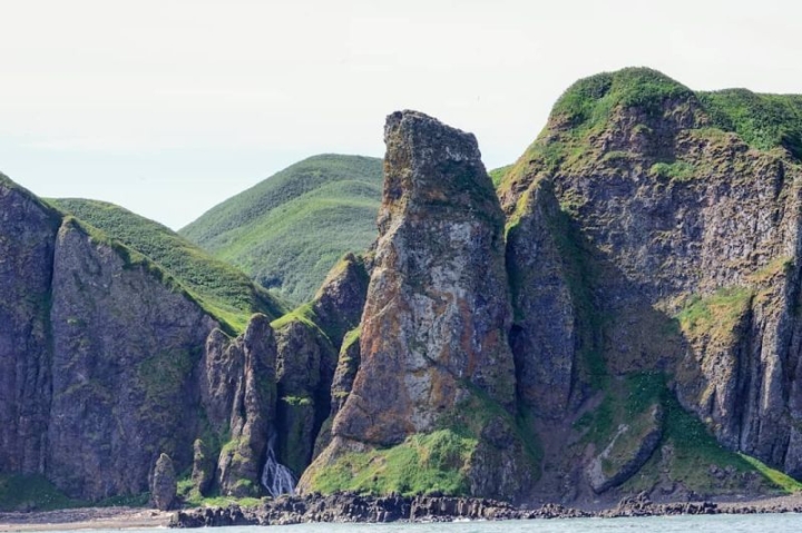 Kamchatka’s Sky-High Sanctuary: Where Volcanoes Guard Untamed Life