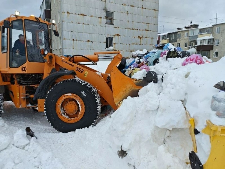 Far East City Grapples with Waste Crisis: Leadership Shifts Amidst Cleanup Efforts