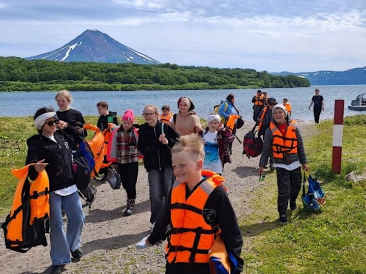 Next Gen Guardians: Kamchatka Students Dive into Kuril Lake’s Wild Heart
