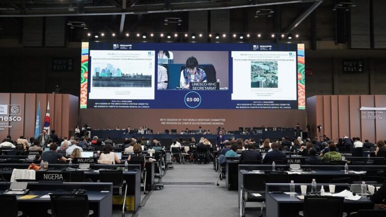 UNESCO Sets Deadline to Secure Kamchatka Volcanoes Status
